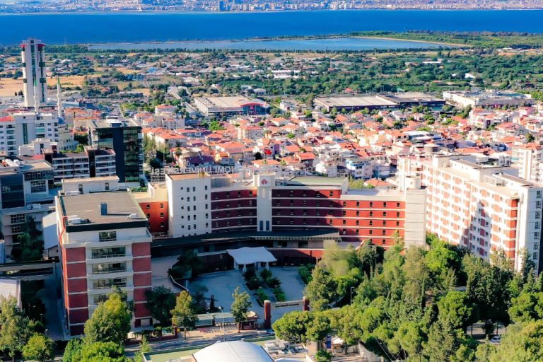 İzmir Ekonomi Üniversitesi