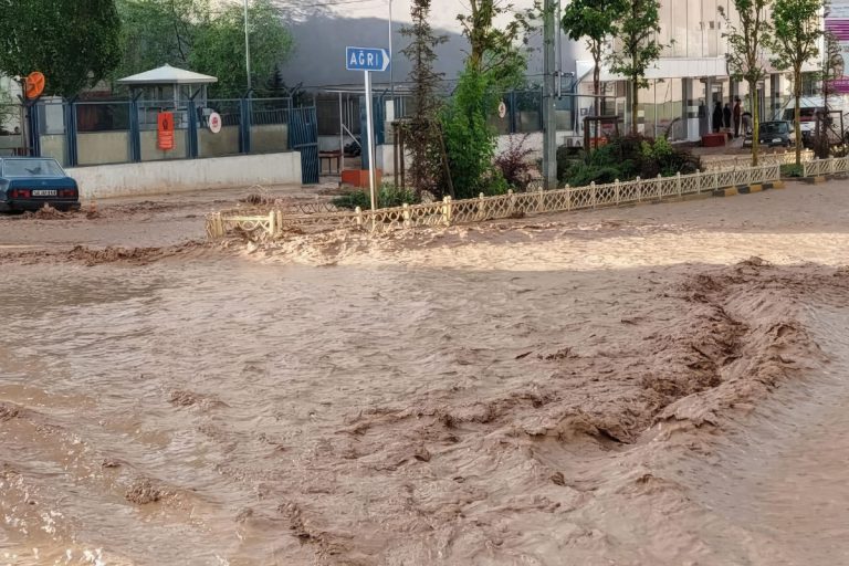 Ağrı Doğubeyazıt sel baskını