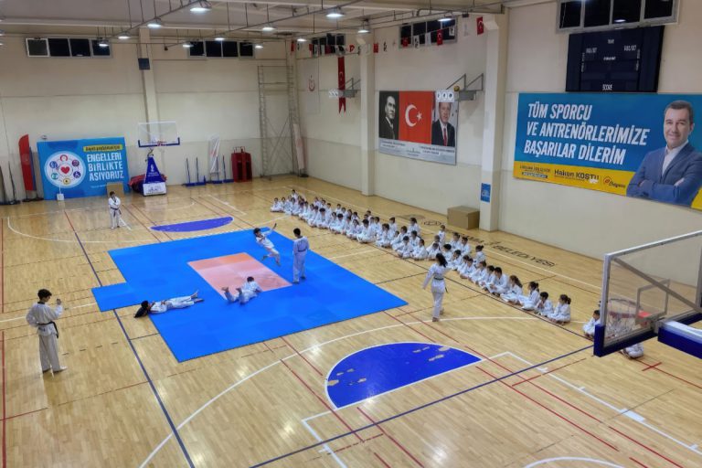 Bergama Belediyesi Gençlik Spor İl Müdürlüğü destek