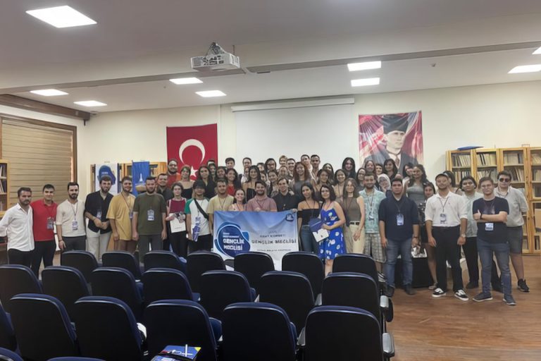 İzmir Kent Konseyi Gençlik Meclisi